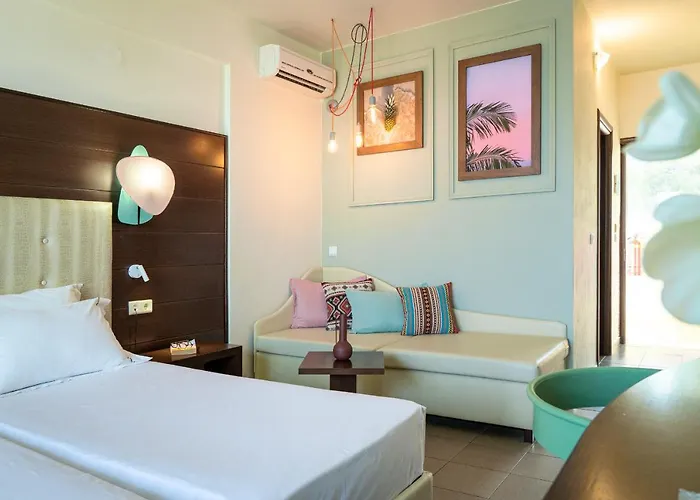 Blue Dream Palace Tripiti Skála Marión